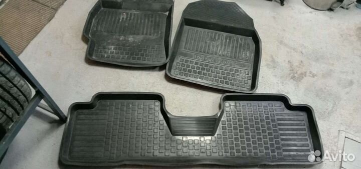 Автомобильные коврики на Тойоту Аурис