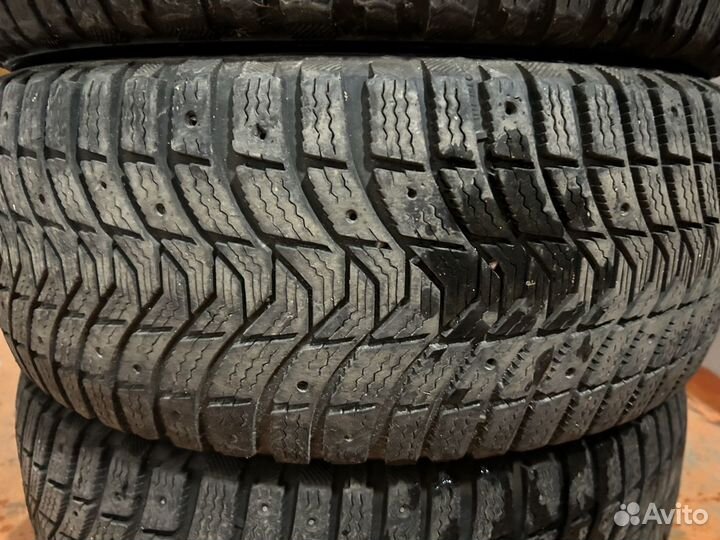 Michelin X-Ice North 3 235/50 R17 100T