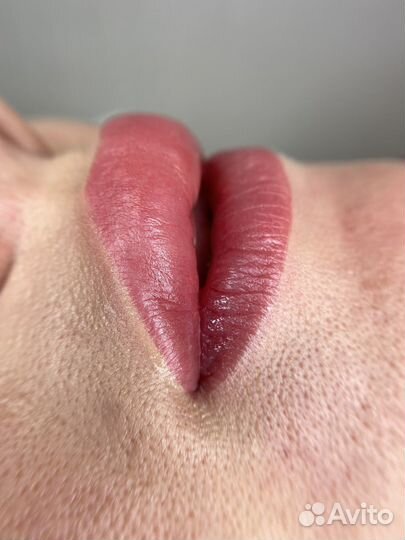 Перманентный макияж губ