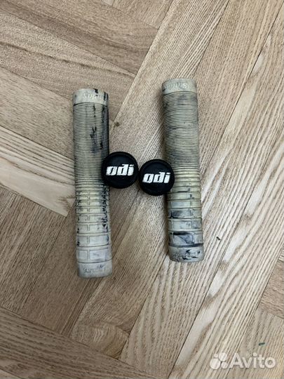 Грипсы Sunday с барэндами Odi