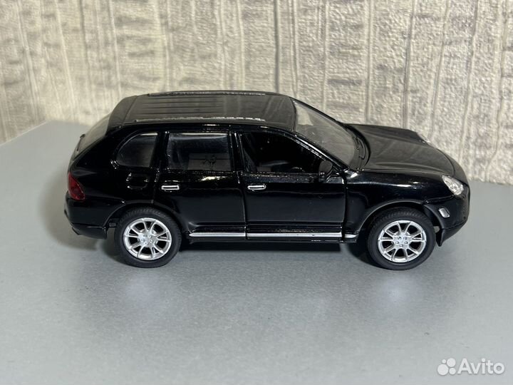 Модель welly porsche 42348. dickie toys