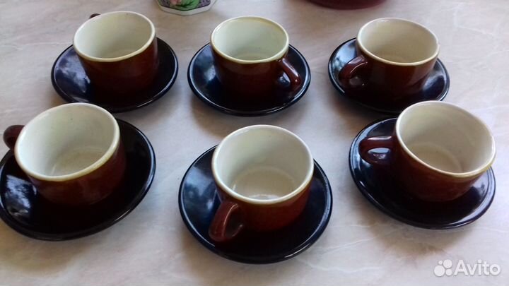 Чайник Украина, чашки глиняные, на подставке