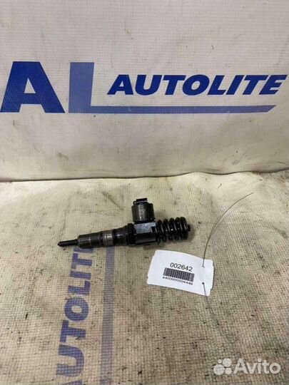 Форсунка Audi A4 B7 (S4 2.0 2007