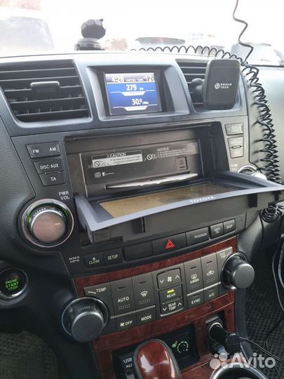 Головное устройство тойота Хайлендер 2011