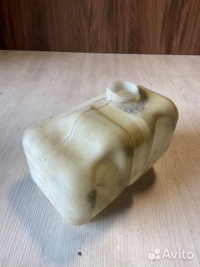 Бачок омывателя Chevrolet Niva