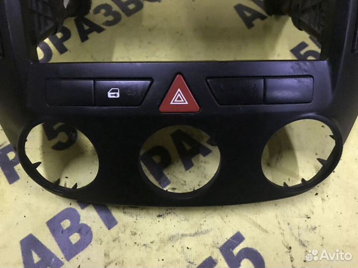 Рамка магнитолы для Kia Ceed