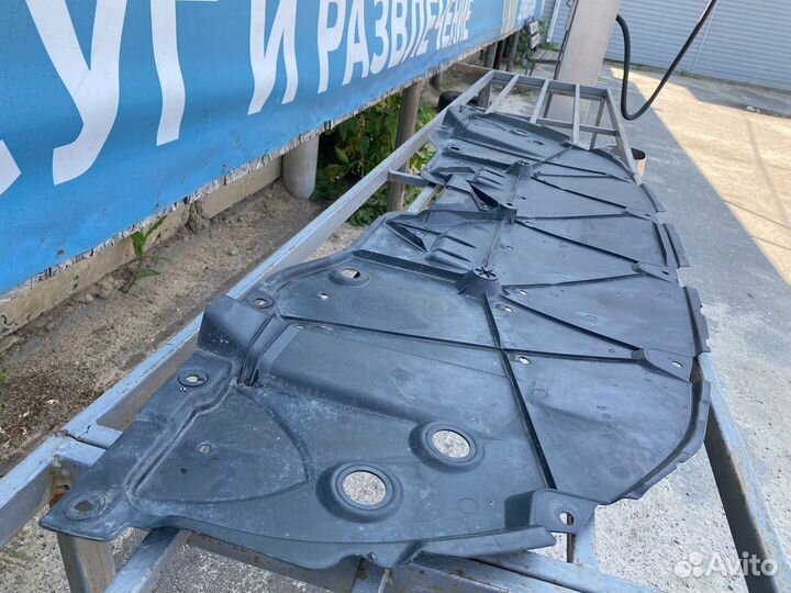 Пыльник двигателя toyota camry 70