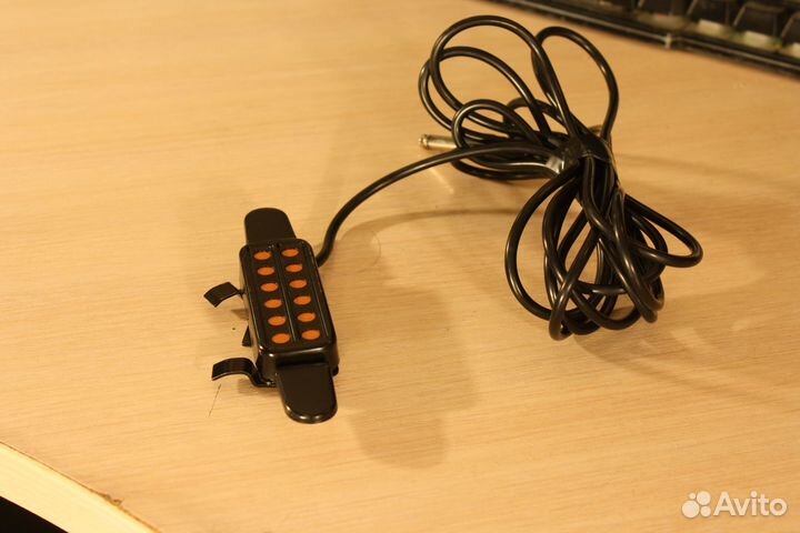 Съемный звукосниматель для акустической гитары