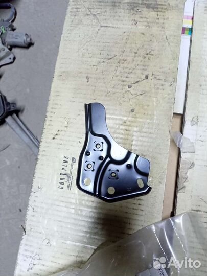 Кронштейн переднего крыла toyota avensis t270 прав