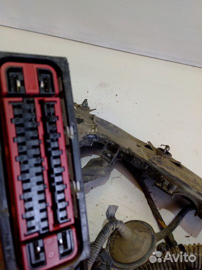 Электропроводка подкапотная с монтажным блоком B52