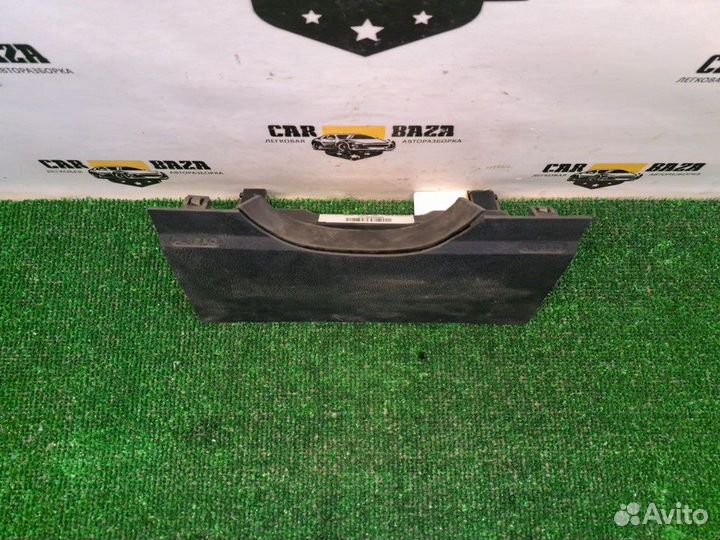 Подушка безопасности нижняя (для колен)