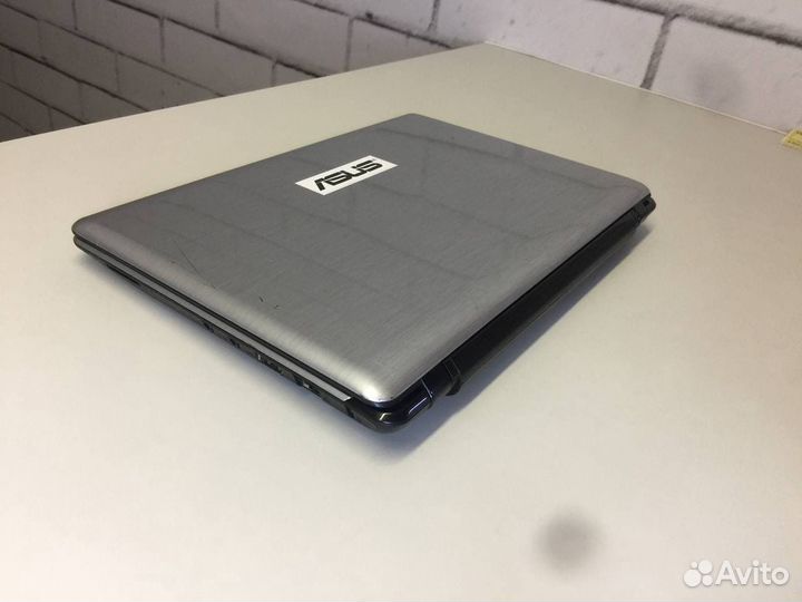 Компактный Asus EEE PC