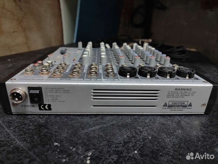 Микшерный пульт phonik