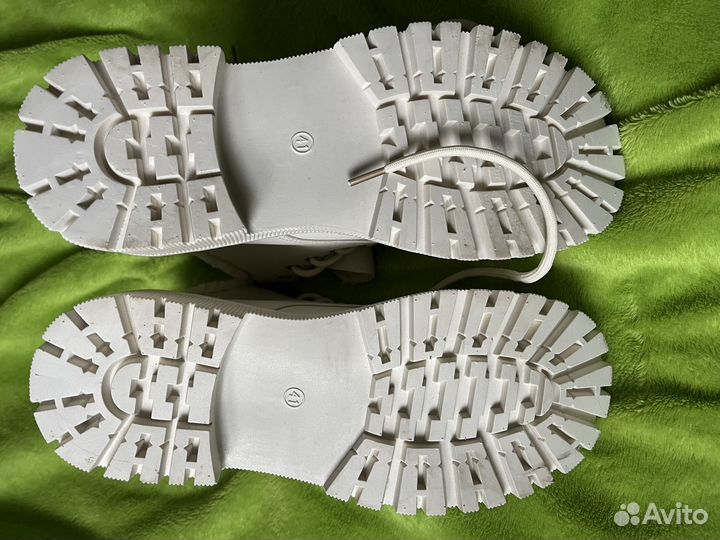 Зимние белые ботинки на высокой подошве 39-40