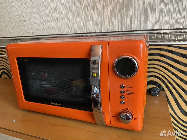 Микроволновая печь Tesler