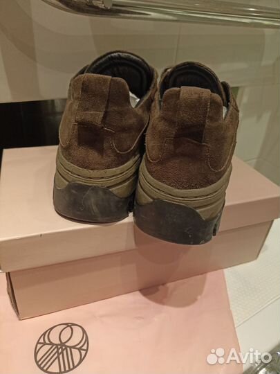 Кроссовки эконика 37