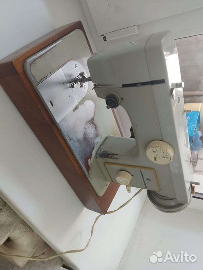 Швейная машина Чайка 132м