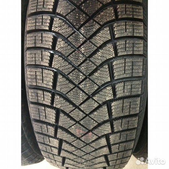 Pirelli Ice Zero FR 245/45 R18 100H