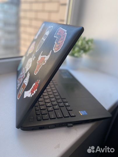 Ноутбук Asus x553m