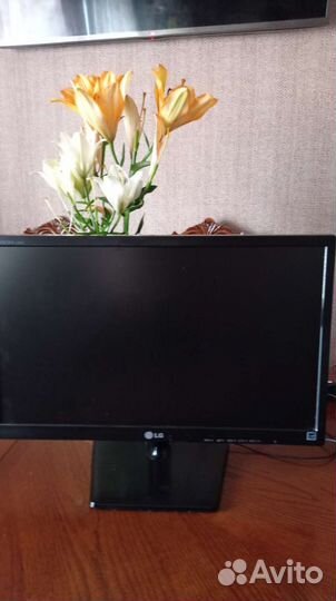 Монитор LG flatron E2242C-BNA