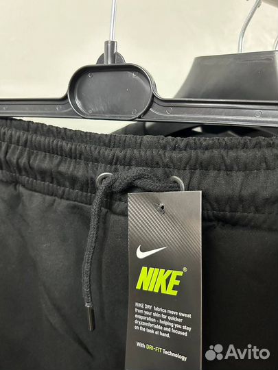 Шорты Nike tech fleece