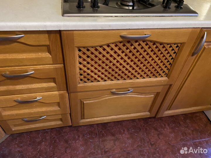 Продаю кухню бу