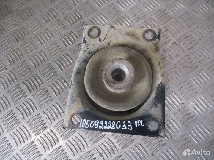 Подушка двигателя передняя Volvo 21997378