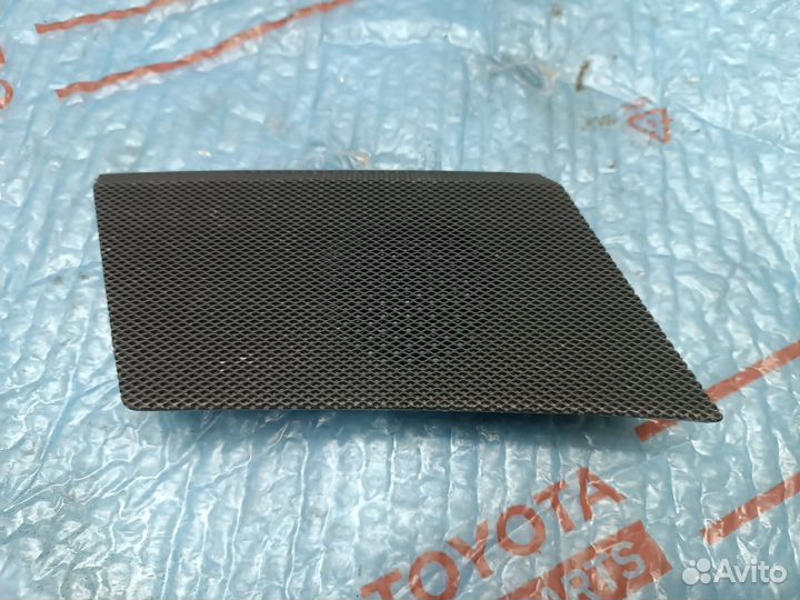 Крышка динамика правая Тойота Камри 30
