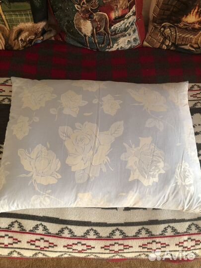 Полушка из натурального пера и пуха новая