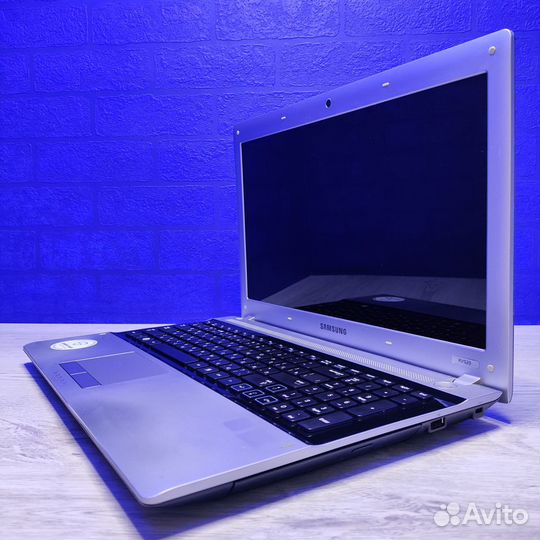 Ноутбук Samsung RV520