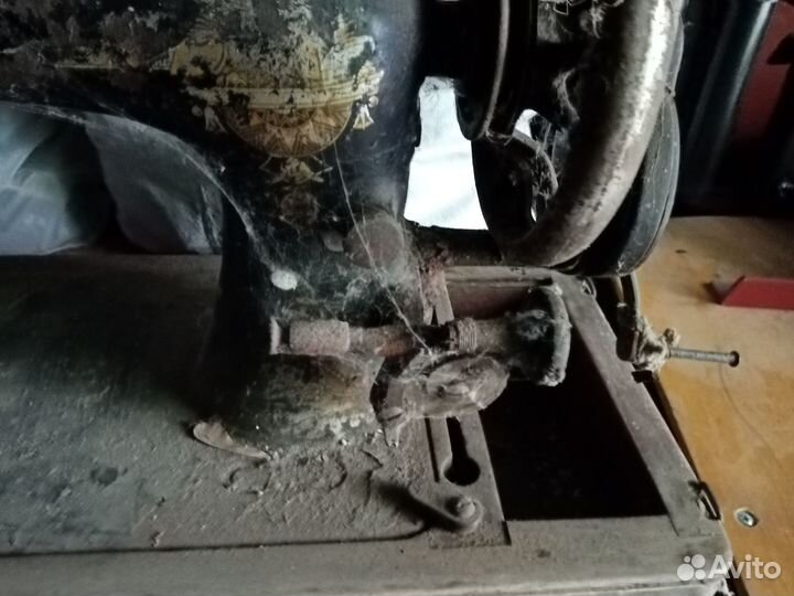 Швейная машинка зингер ручная