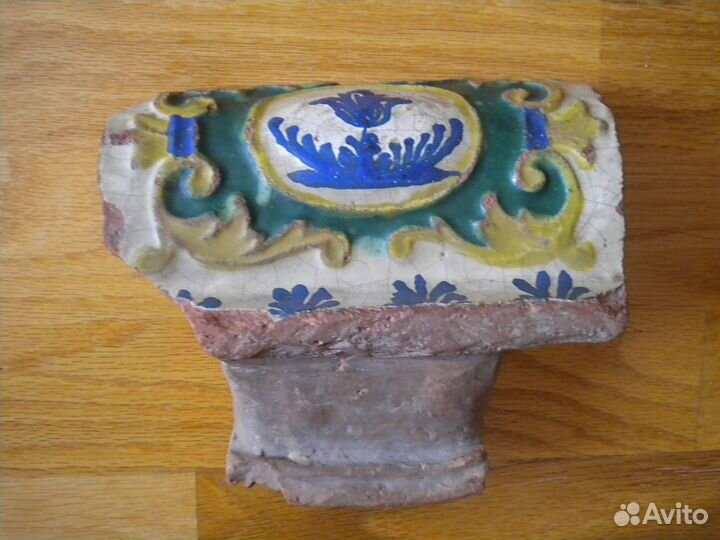 Старинный изразец 17-18 век 3шт.(цена разная)