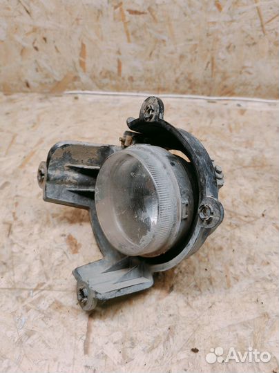 Фара противотуманная левая SsangYong Rexton