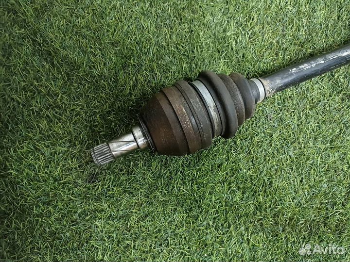 Полуось (привод) передний правый Opel Zafira B