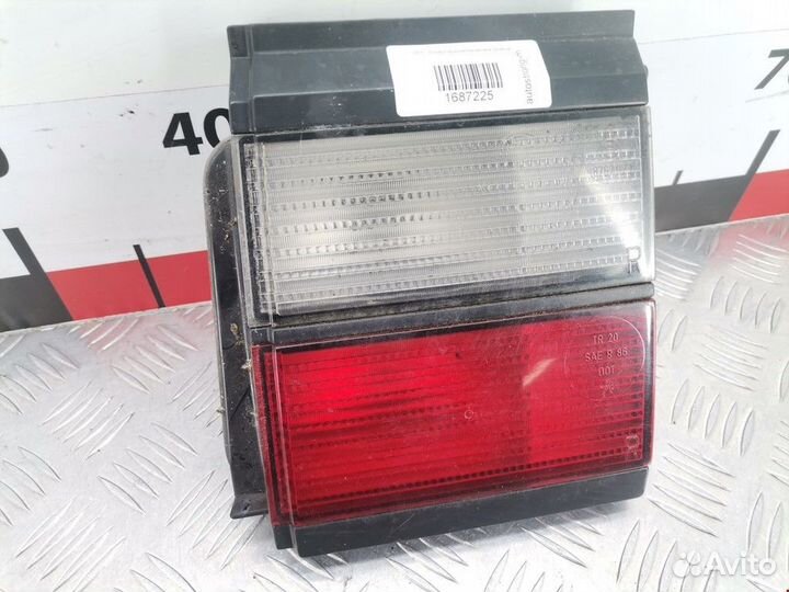 Фонарь крышки багажника правый Volkswagen Passat