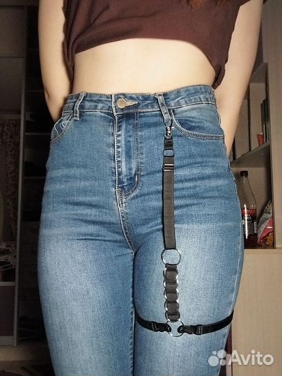 Чёрная портупея на ногу из матовых бретелей