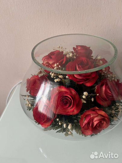 Цветы в вазе запечатанные