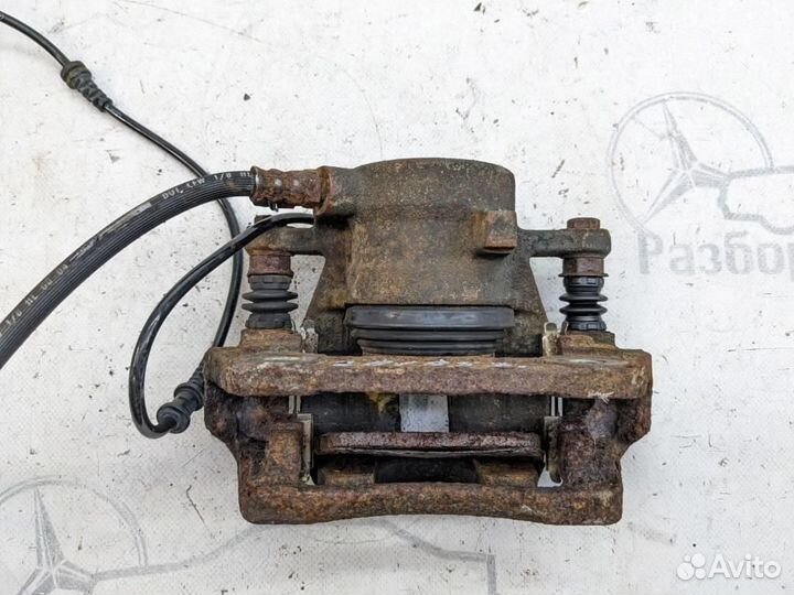 Суппорт передний правый w169 A-class 266.920 20