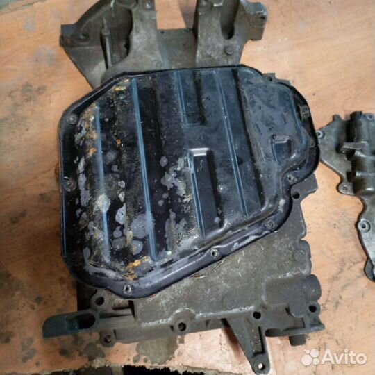 Крышка двигателя