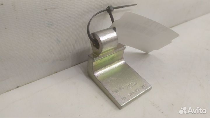 Петля двери передняя правая Лада Калина 1