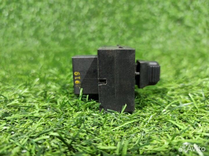 Кнопка стеклоподъемника задняя Jeep Grand Cherokee