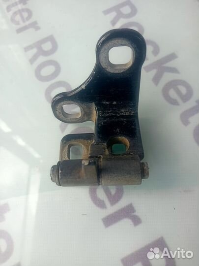 Петля двери задняя правая Land Rover Range Rover