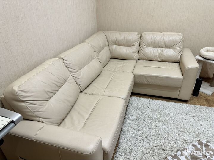 Кожаный диван б/у