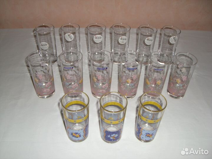 Сервизы, блюда, чашки, тарелки, горшки, стаканы