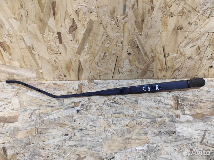 Поводок дворника правый Citroen C3