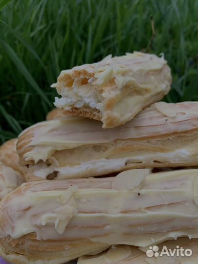 Эклеры, пирожные