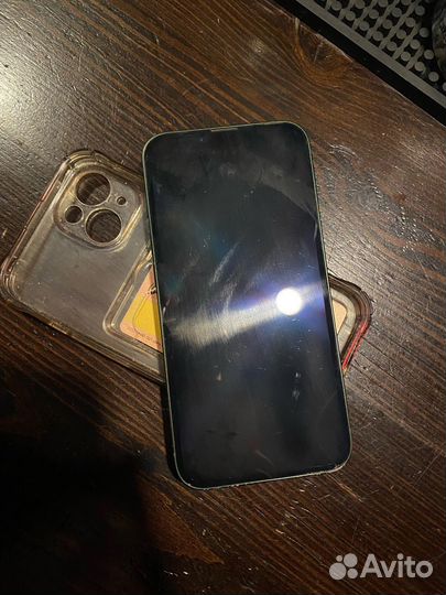 Телефон iPhone 13