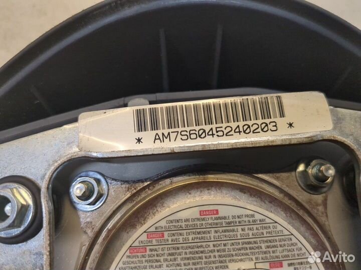 Подушка безопасности водителя Infiniti QX56, 2004