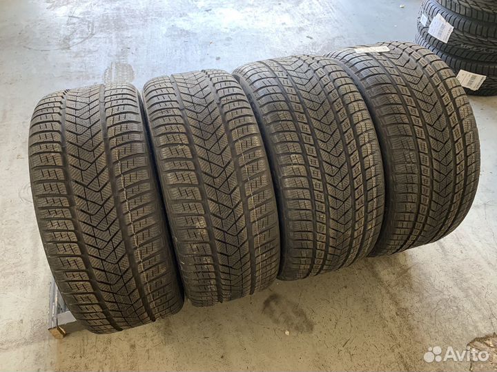 Pirelli Scorpion Winter RFT 275/40 R21 и 315/35 R21
