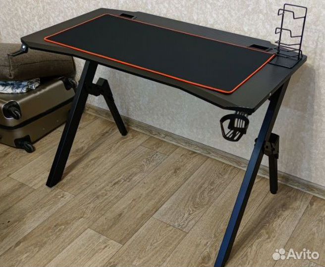 Компьютерный стол ZET gaming Force Armor 6K